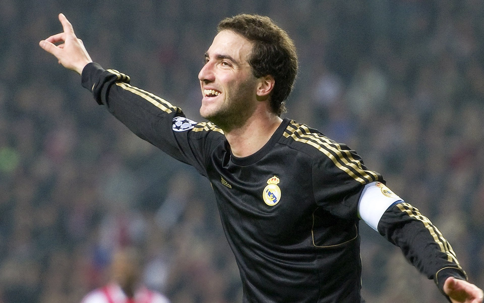 阿贾克斯强势发挥,横扫对手晋级,阿贾克斯ds